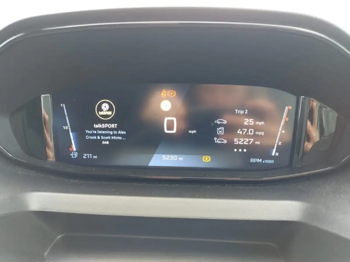 2024-peugeot-partner-15-bluehdi-professional-100pseu6d-big-17