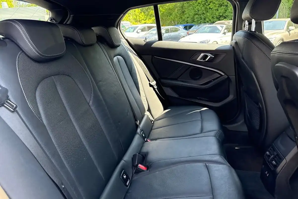 2021-bmw-1-series-15-118i-m-sport-lcp-big-13