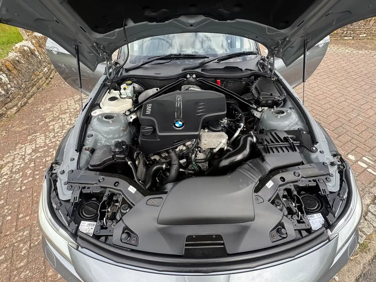 2012-bmw-z4-20-sdrive20i-m-sport-big-8