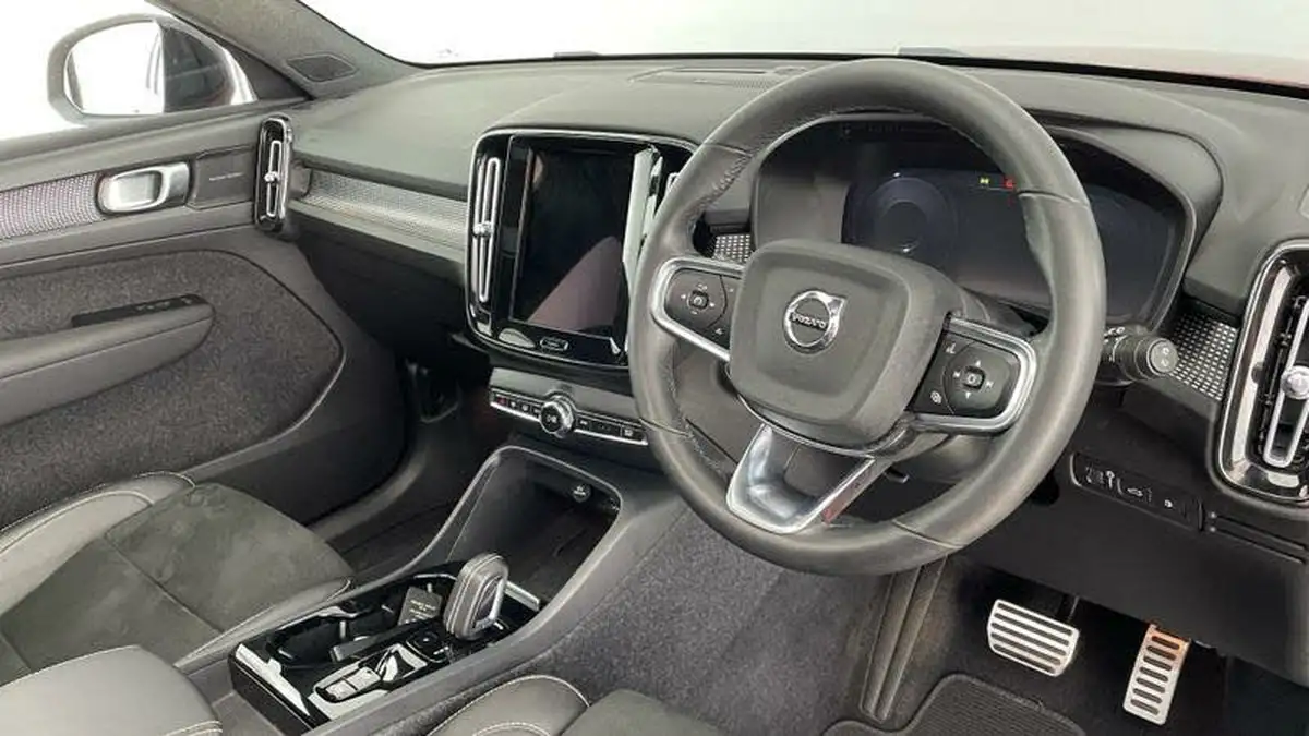 2022-volvo-xc40-15-t5-r-design-pro-big-5