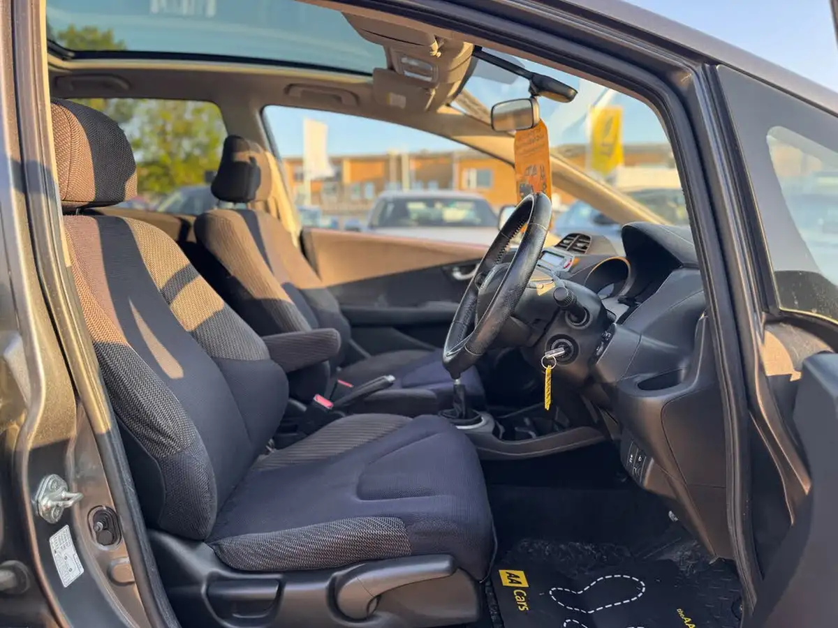2011-honda-jazz-14-ex-big-35