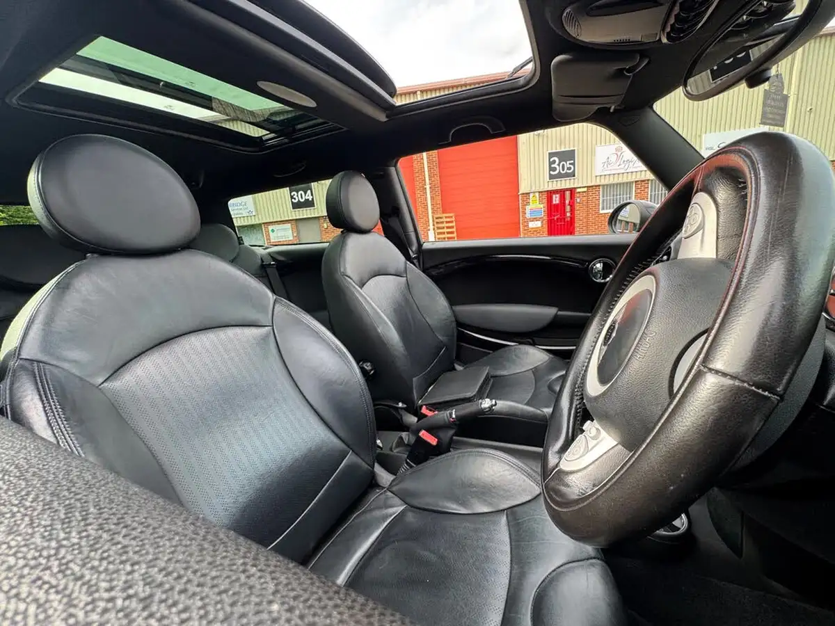 2010-mini-clubman-16-cooper-graphite-big-34