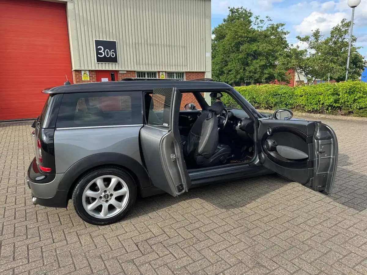 2010-mini-clubman-16-cooper-graphite-big-10