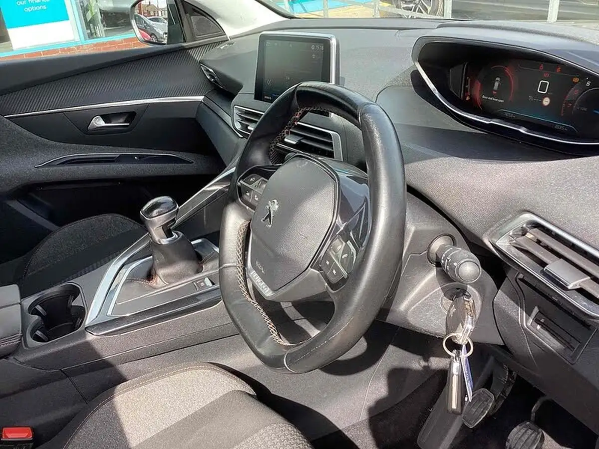 2019-peugeot-3008-suv-big-2