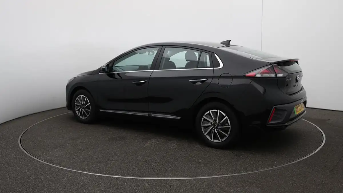 2022-hyundai-ioniq-e-premium-electric-big-30