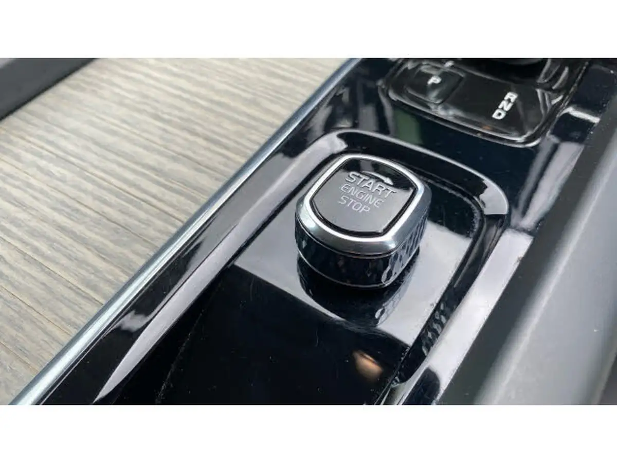 2021-volvo-xc60-20-b5-inscription-awd-big-22