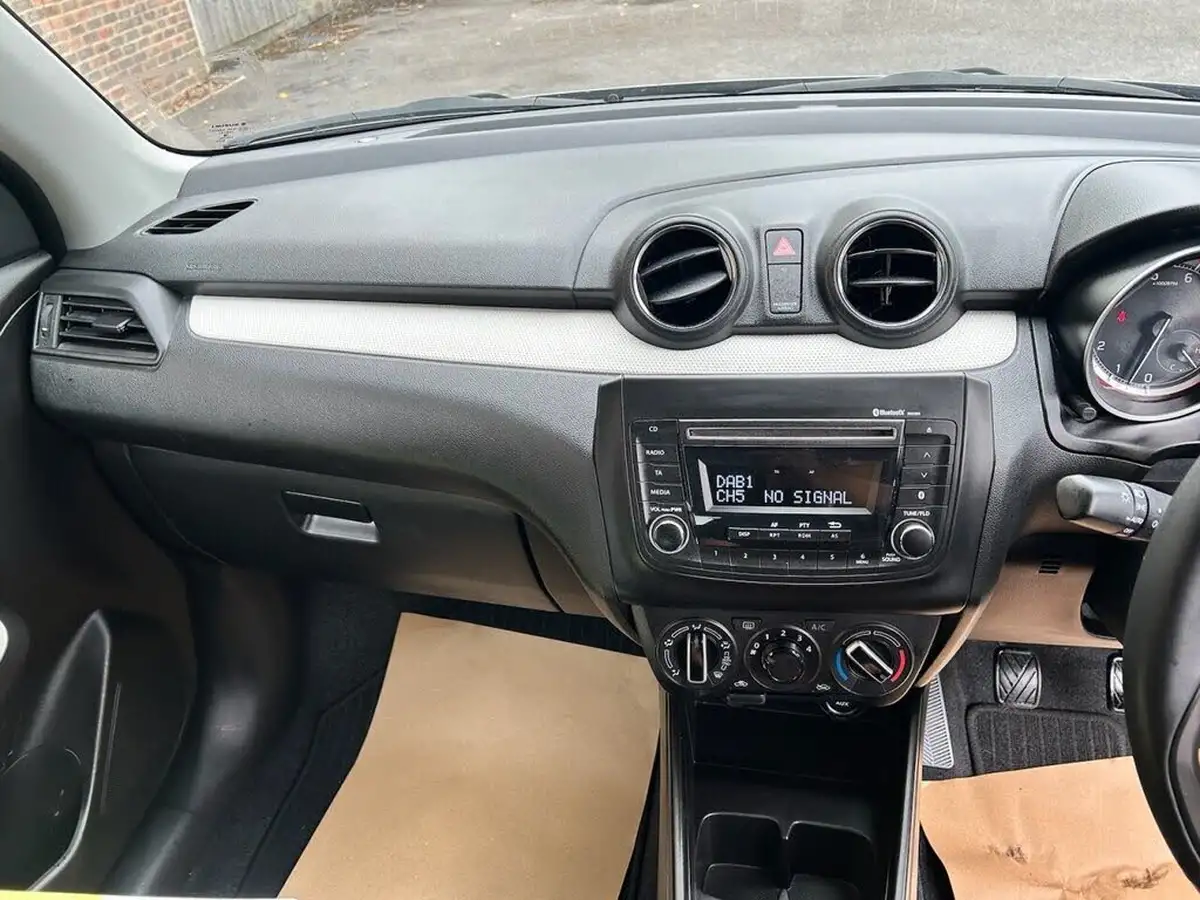 2022-suzuki-swift-12-dualjet-sz-l-big-25