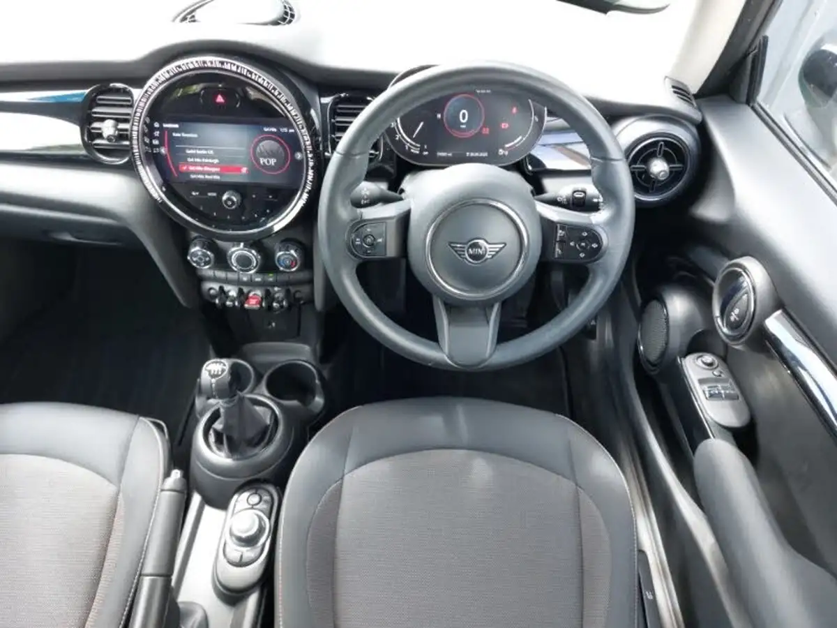 2021-mini-cooper-15-cooper-classic-hatchback-3d-big-6