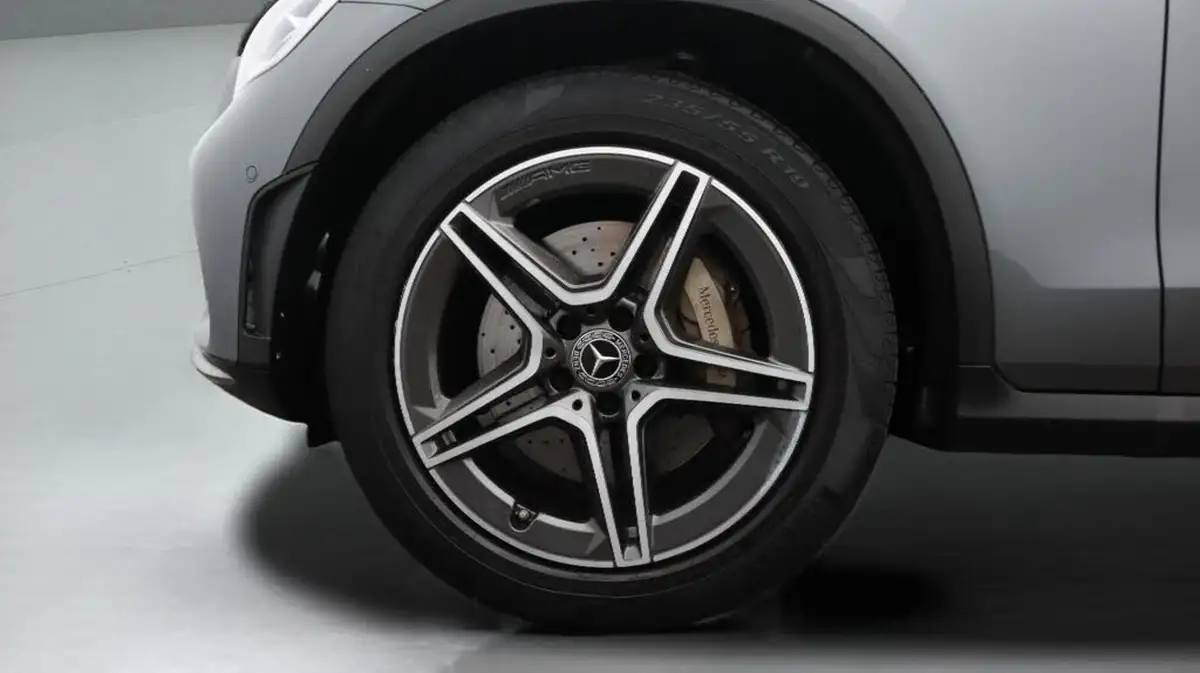 2020-mercedes-benz-glc-class-20d-glc220d-amg-line-coupe-4d-4matic-plus-big-18