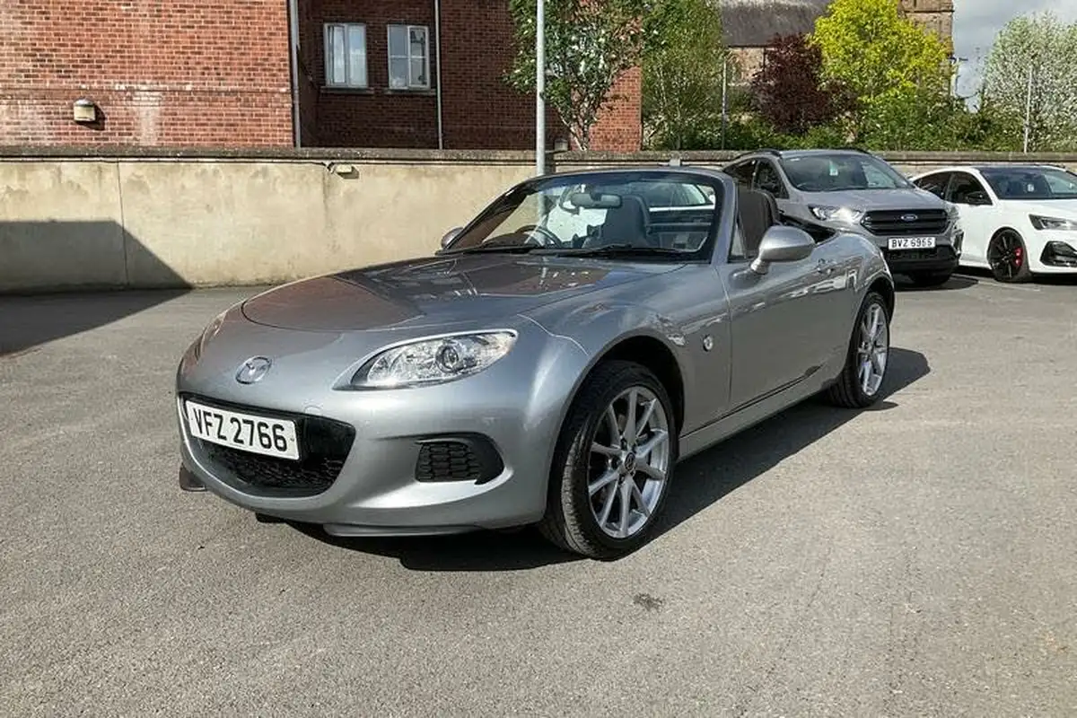 2014-mazda-mx-5-18-se-air-con-big-31