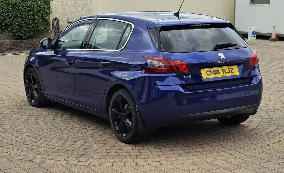 2018-peugeot-308-12-puretech-allure-130bhp-big-3
