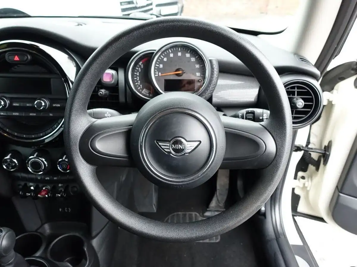 2017-mini-cooper-15-cooper-ss-hatchback-3d-big-16