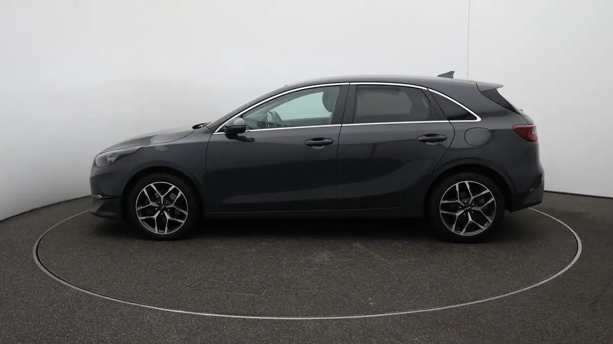 2022-kia-ceed-15-t-gdi-3-hatchback-big-64