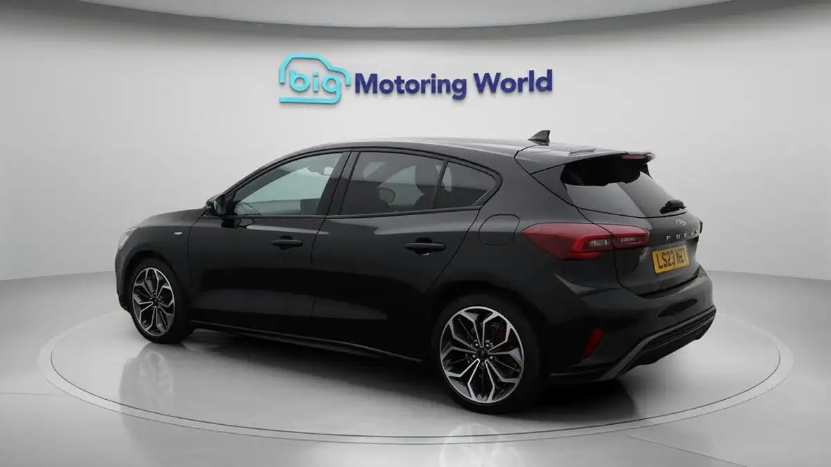2023-ford-focus-10t-st-line-vignale-125ps-hybrid-mhev-hatchback-powershift-big-5