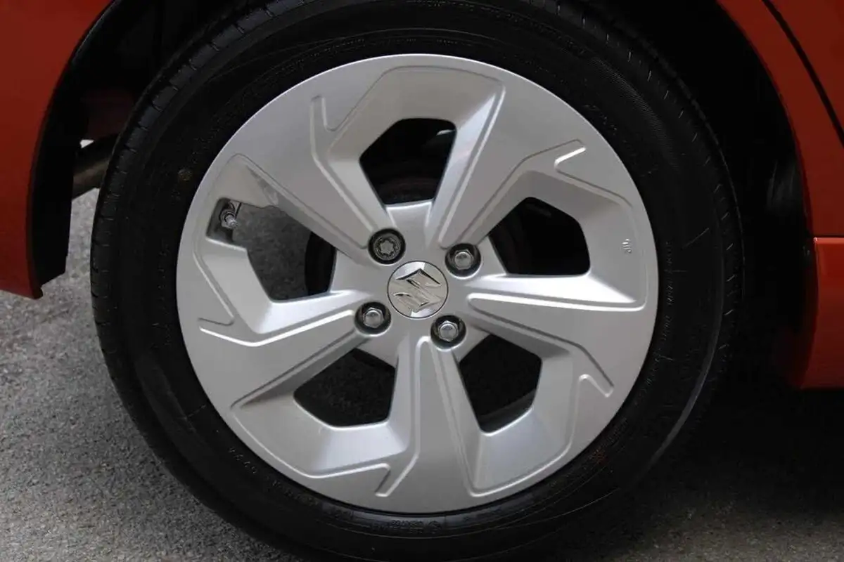 2024-suzuki-swift-12-motion-big-8