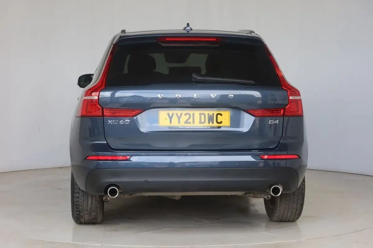 2021-volvo-xc60-20td-b4-momentum-big-5