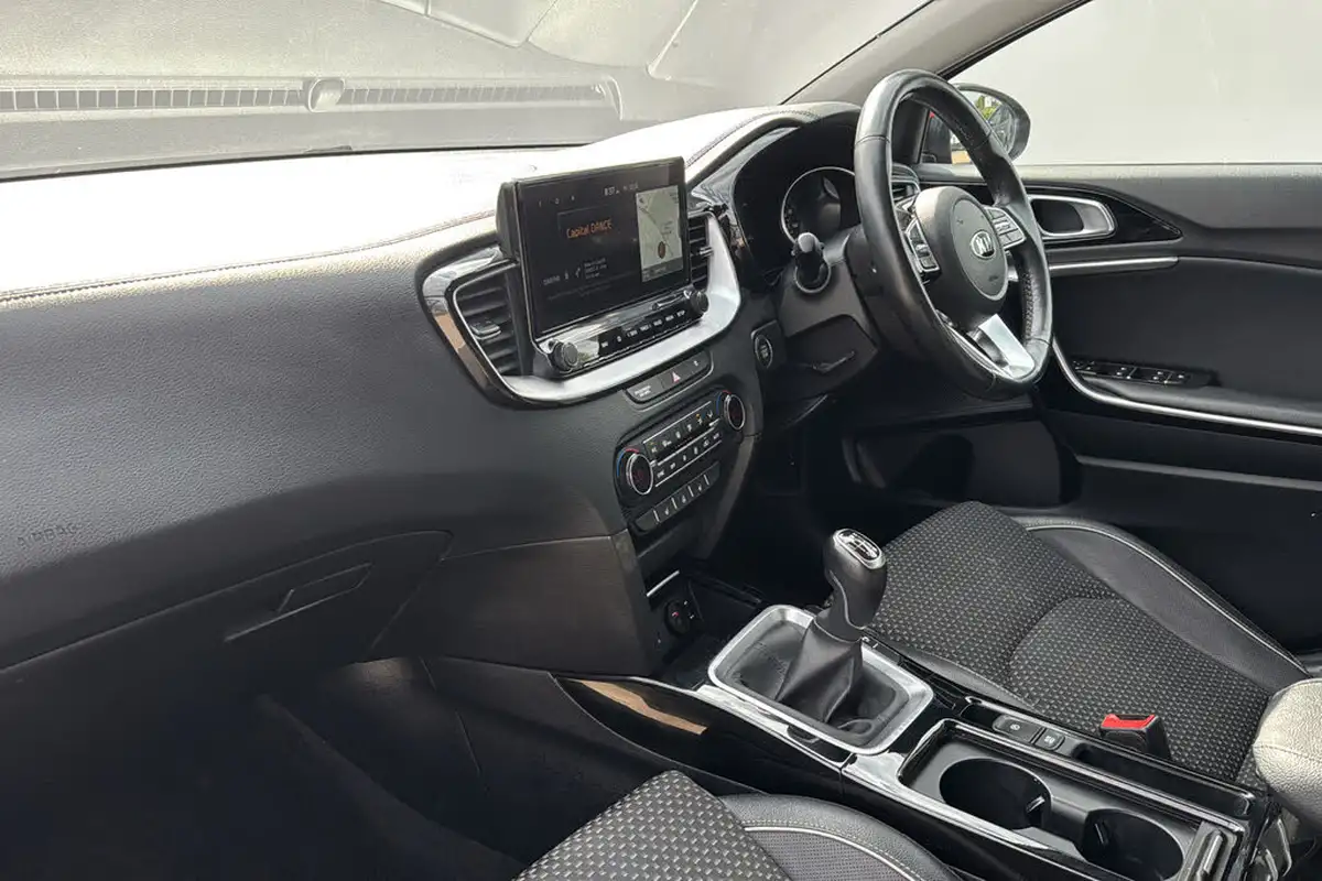 2021-kia-xceed-10-t-gdi-3-big-10