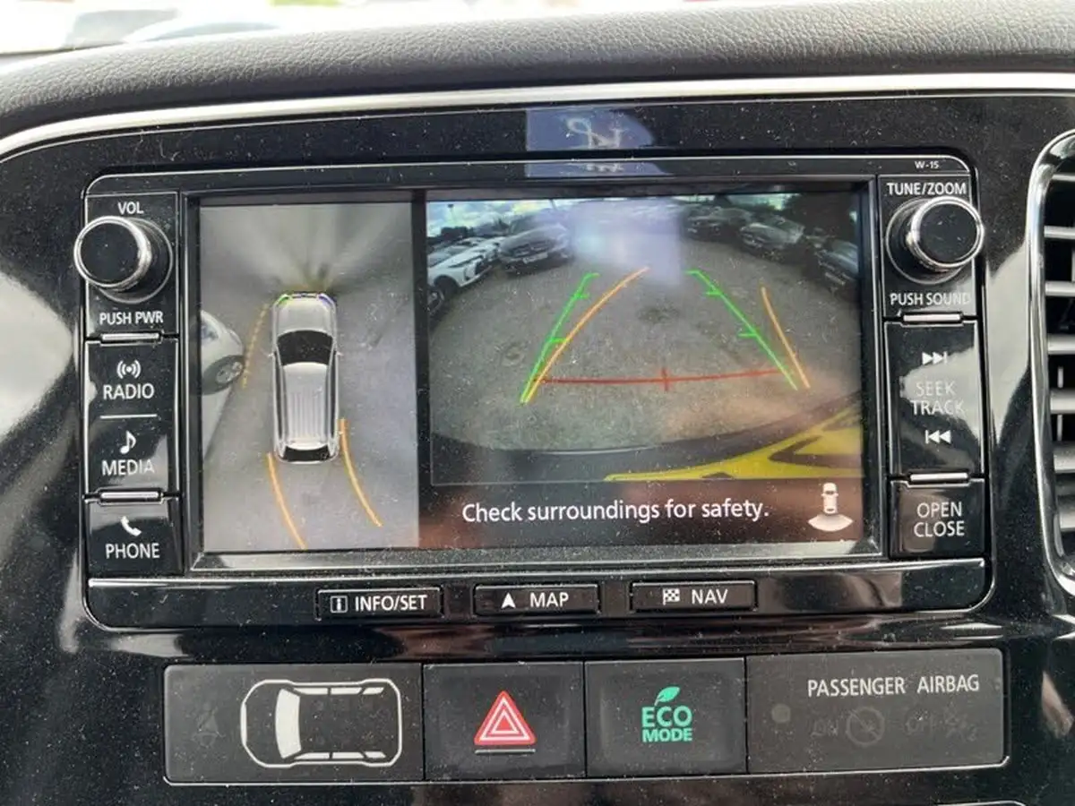 2016-mitsubishi-outlander-20-gx4hs-phev-big-66