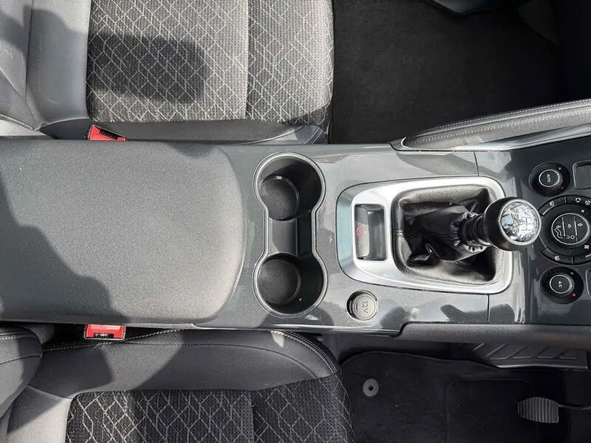 2015-peugeot-3008-crossover-16bluehdi-allure-big-15