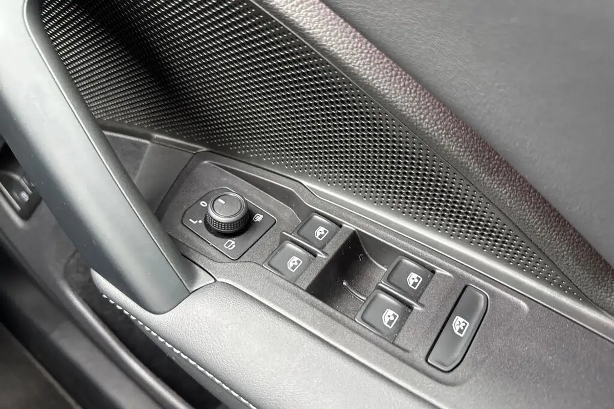 2024-volkswagen-tiguan-15-tsi-match-big-24