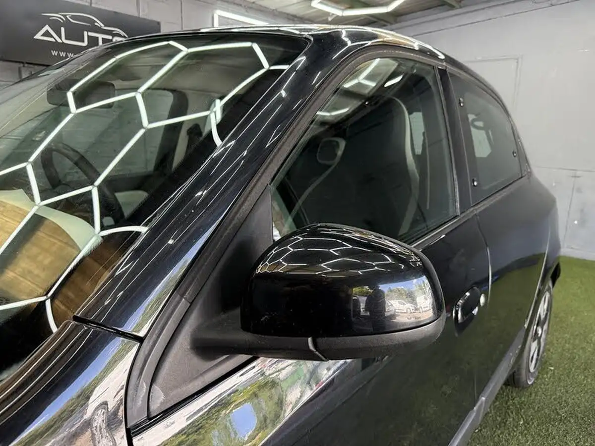 2015-renault-twingo-10-play-big-2