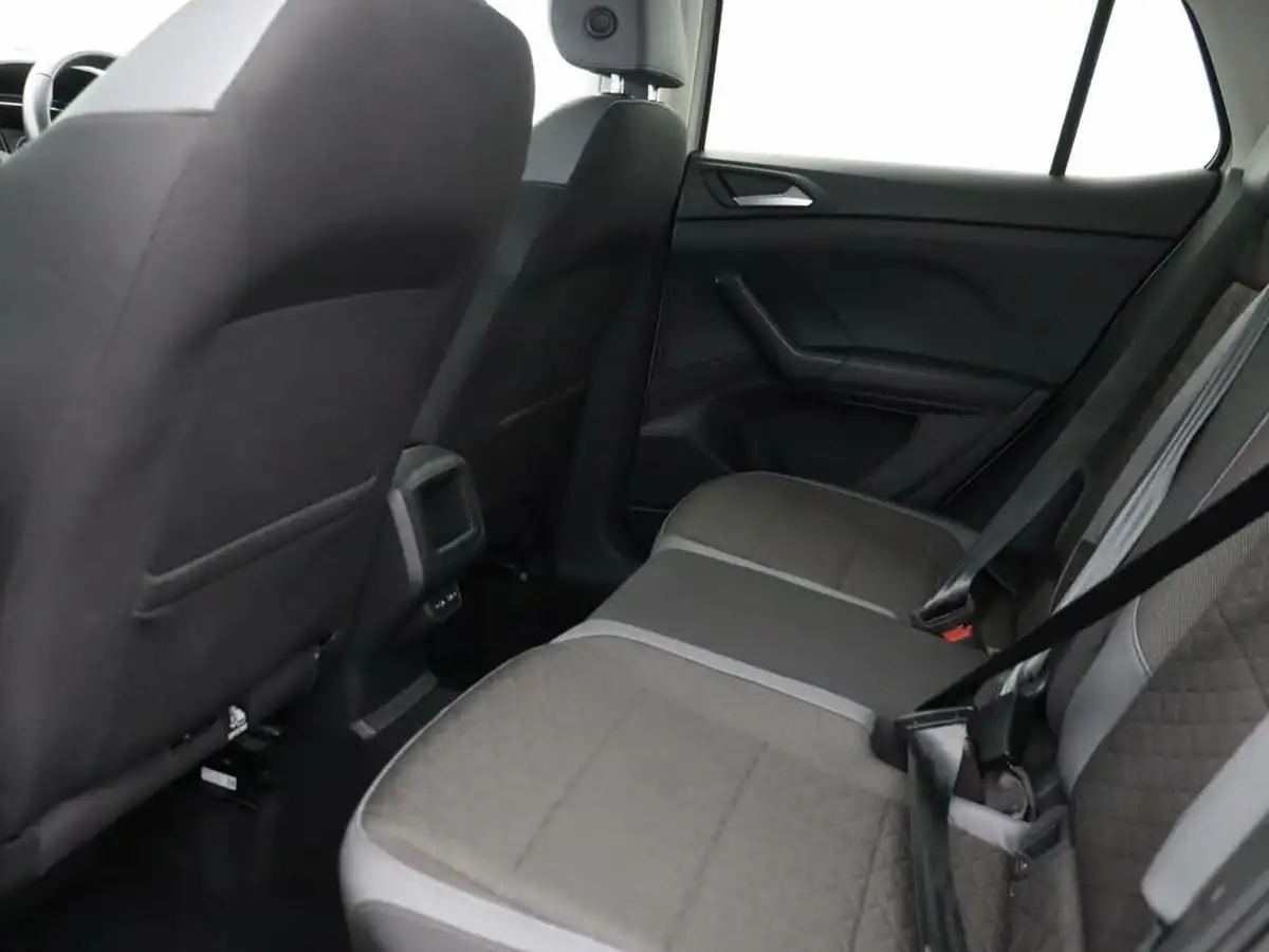2022-volkswagen-t-cross-10-tsi-sel-big-12
