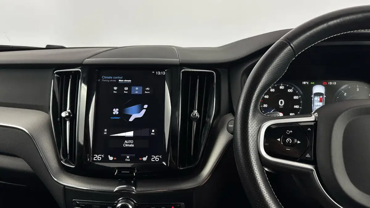2018-volvo-xc60-20td-d4-r-design-4x4-geartronic-big-11