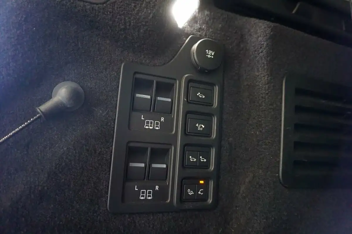 2020-land-rover-discovery-30-sd6-hse-luxury-big-10