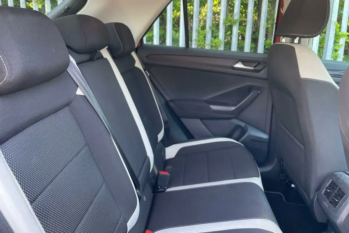 2020-volkswagen-t-roc-15-tsi-sel-dsg-big-21