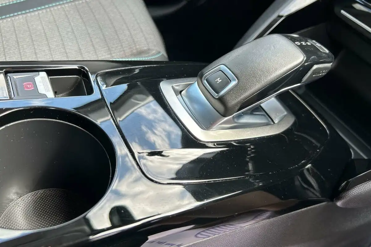2021-peugeot-208-12-puretech-allure-premium-100bhp-eat8-big-29