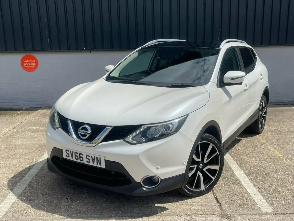 2016-nissan-qashqai-15dci-tekna-big-76
