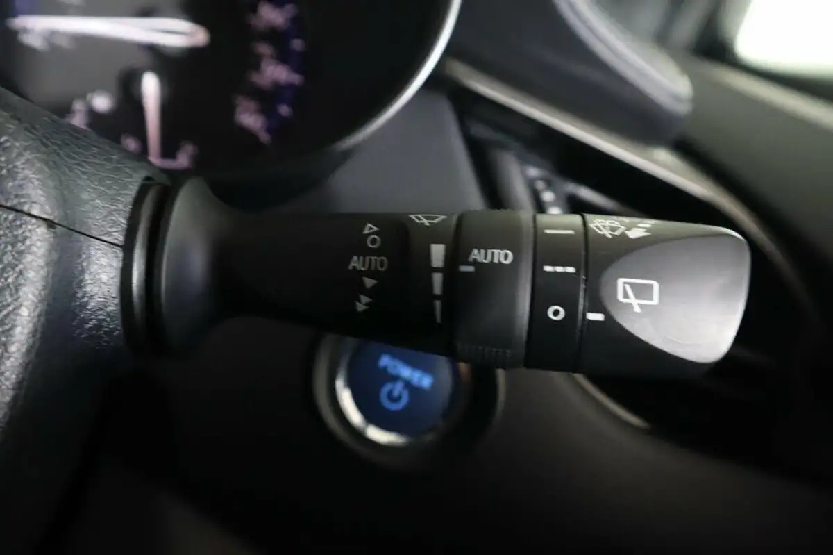 2019-toyota-c-hr-18-vvt-i-icon-big-16