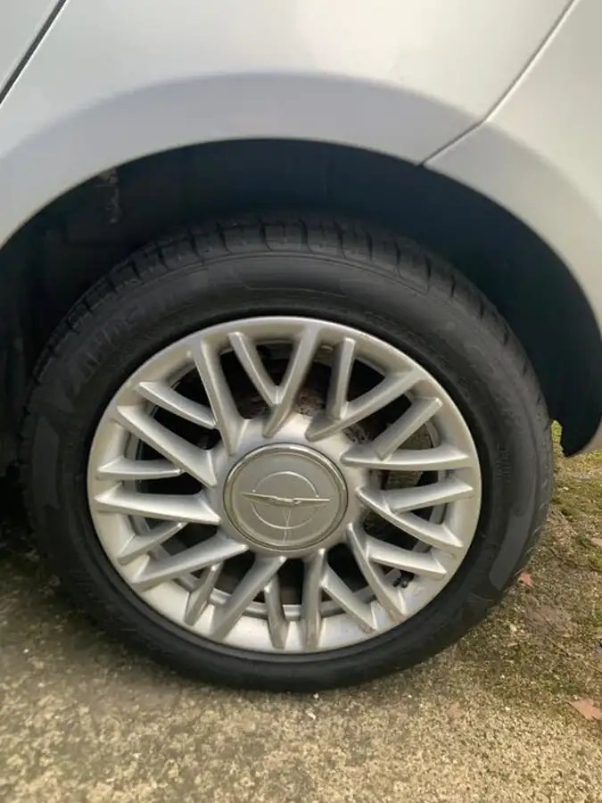 2014-chrysler-ypsilon-12-se-big-11