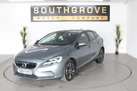 2018-volvo-v40-20-t2-momentum-small-2