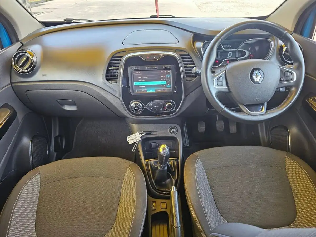 2017-renault-captur-09-dynamique-s-nav-big-23