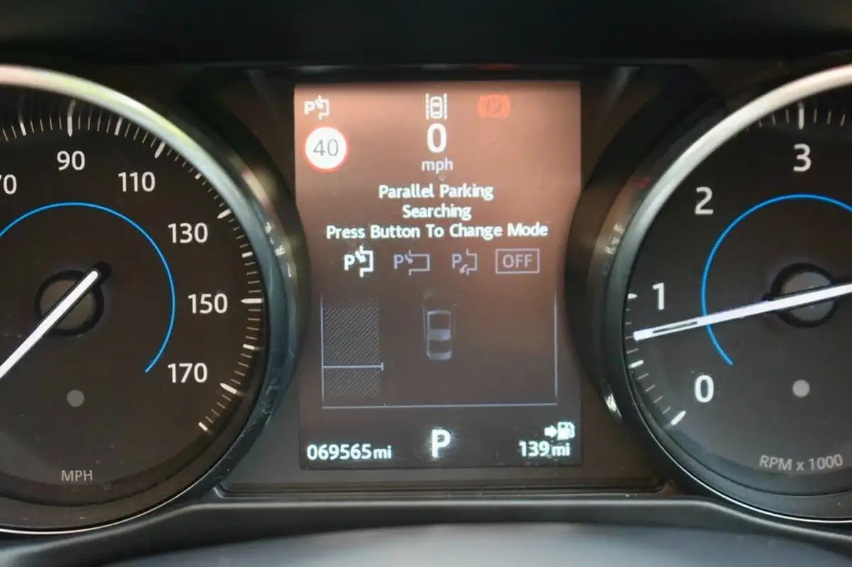 2016-jaguar-xf-20td-portfolio-180ps-auto-big-50