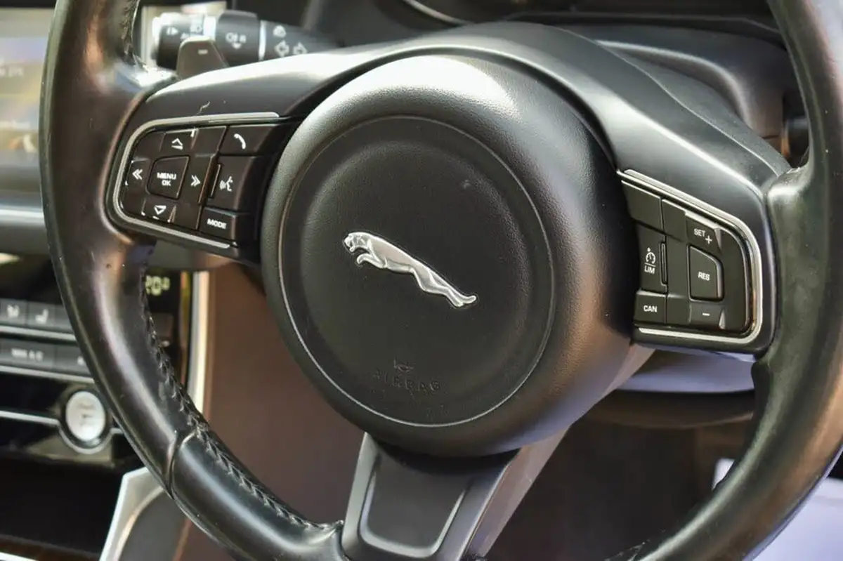 2016-jaguar-xf-20td-portfolio-180ps-auto-big-26