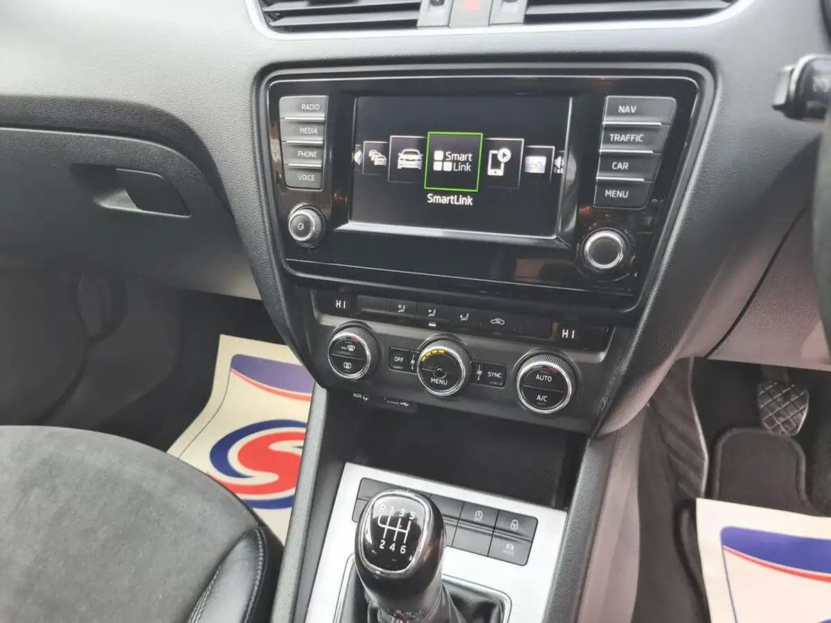 2016-skoda-octavia-20tdi-se-l-estate-big-29