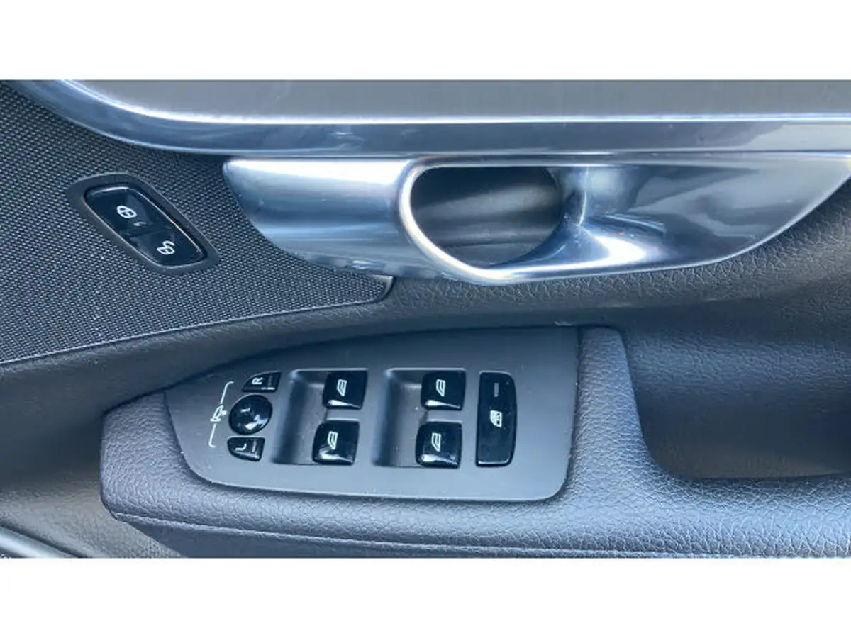2019-volvo-s90-20-t4-momentum-big-19
