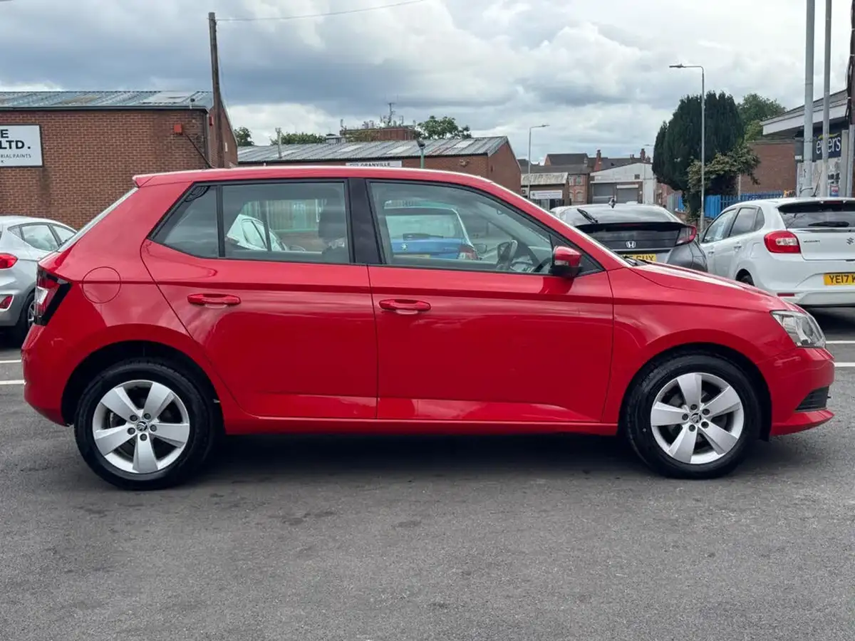 2016-skoda-fabia-12-tsi-se-90ps-hatchback-big-11