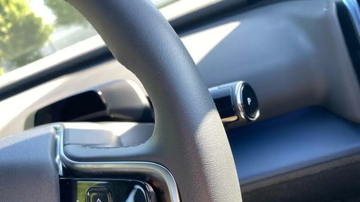 2025-volvo-ex30-e-single-motor-plus-big-28