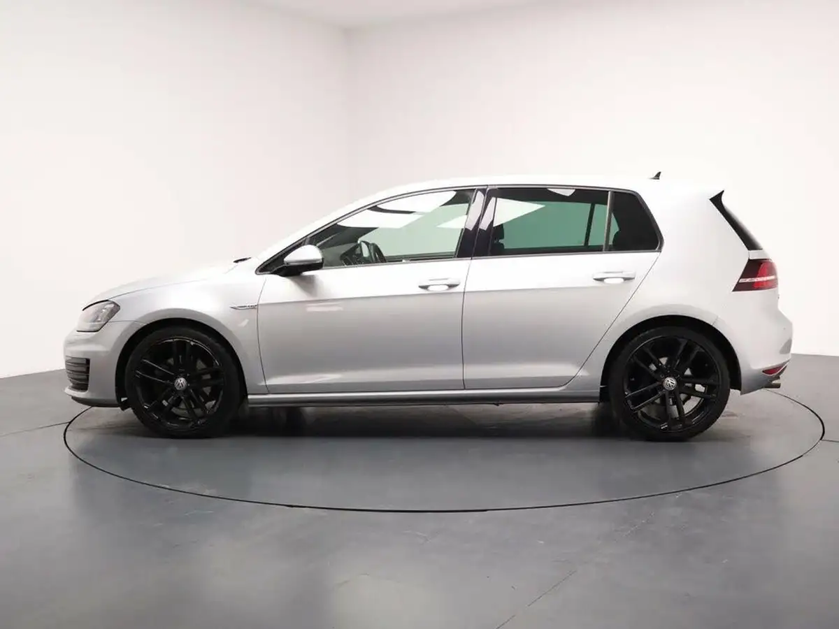 2015-volkswagen-golf-20tdi-gtd-bmt-hatchback-5d-big-7