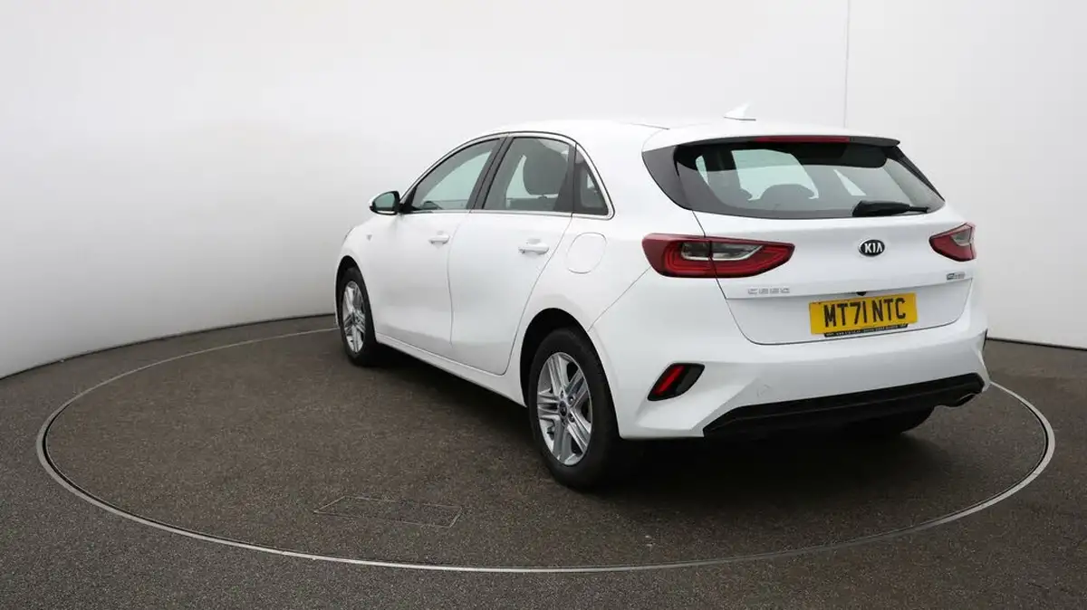 2021-kia-ceed-16crdi-2-134bhp-48v-mhev-hatchback-big-60
