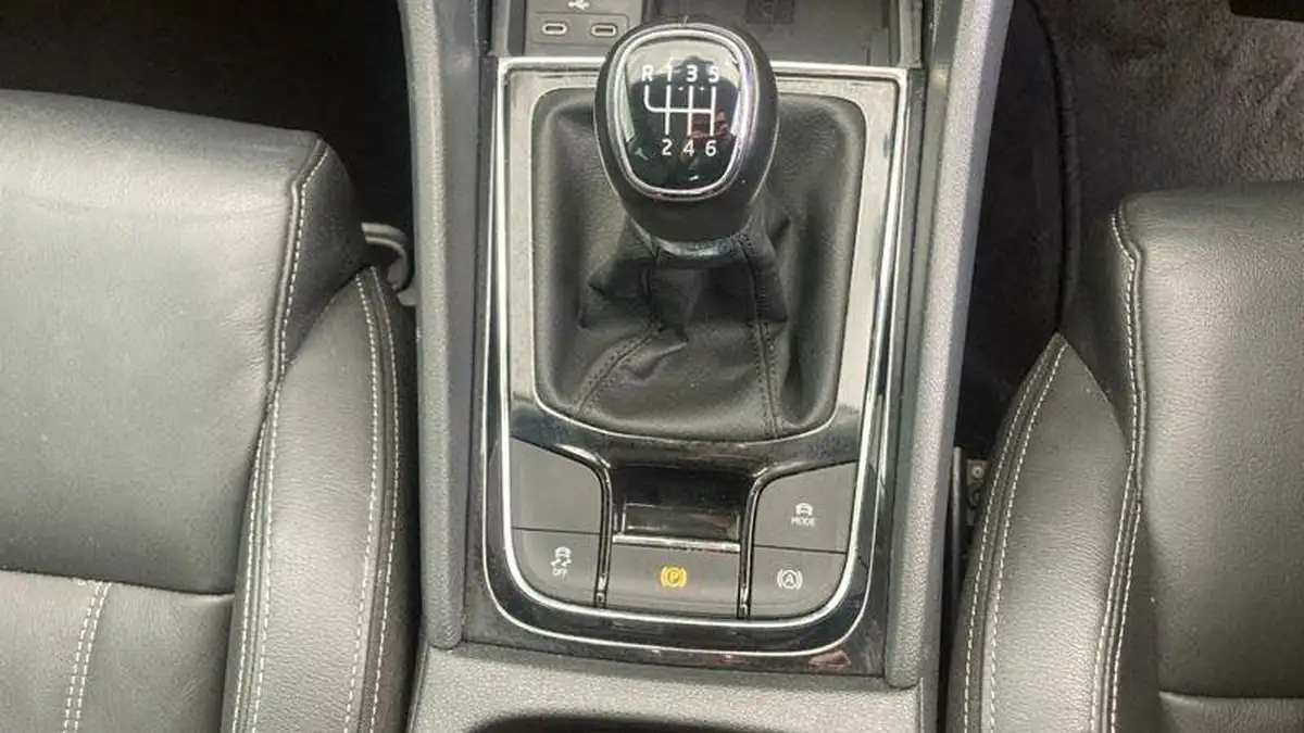 2021-skoda-karoq-15-tsi-edition-big-23