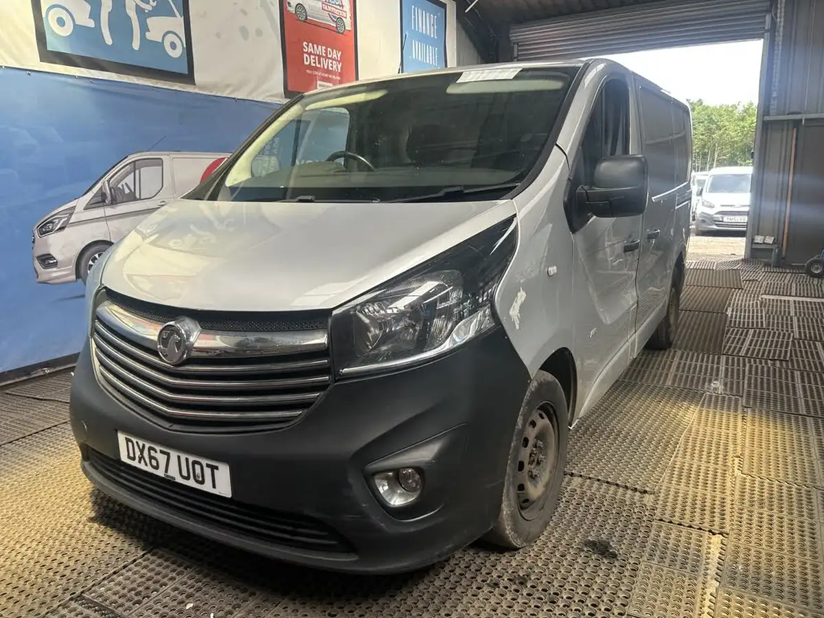 2017-vauxhall-vivaro-16cdti-sportive-2700-l1h1-120pseu6-panel-big-16