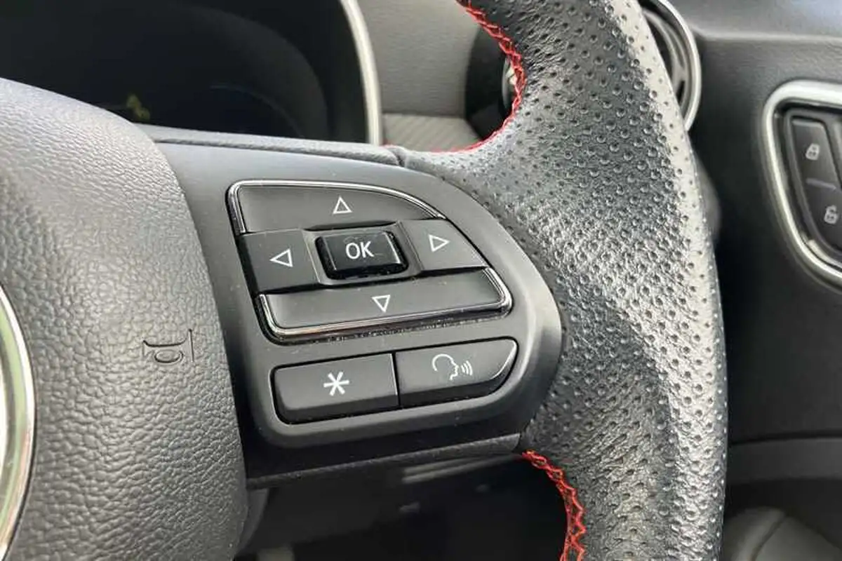 2022-mg-zs-suv-10t-gdi-exclusive-big-21