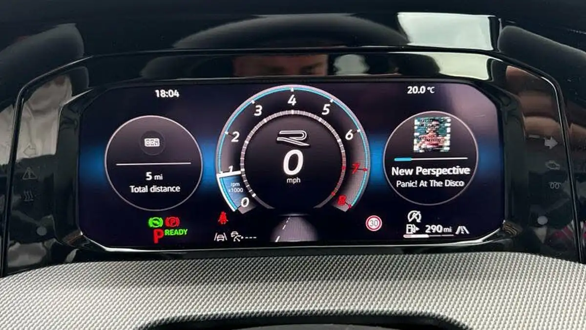 2025-volkswagen-golf-15-etsi-black-edition-big-21