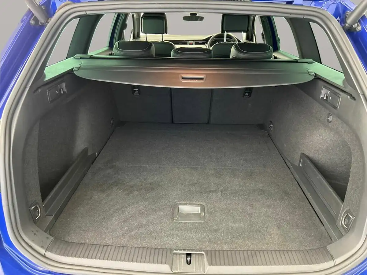 2023-volkswagen-passat-20tdi-r-line-big-19