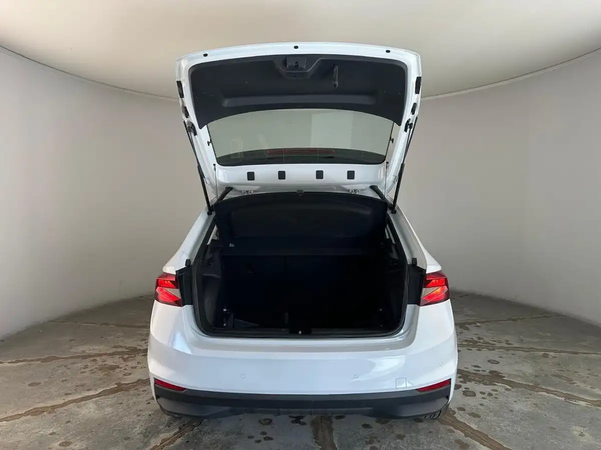 2023-skoda-fabia-10-tsi-se-comfort-109ps-dsg-big-36