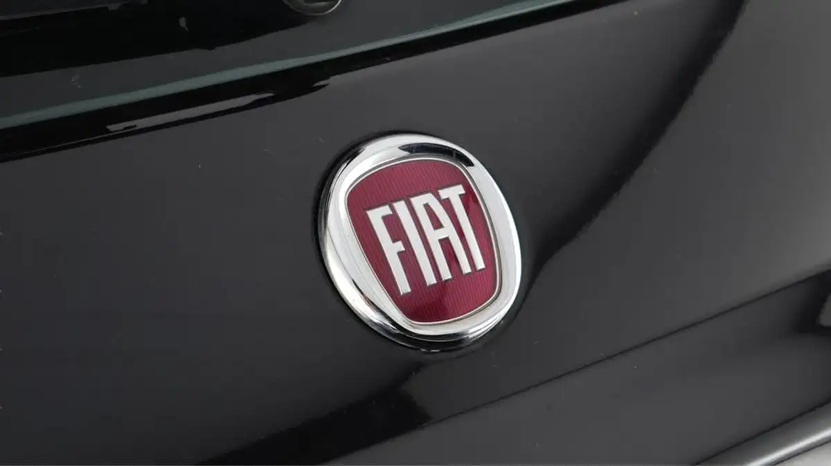 2020-fiat-500-12-lounge-big-18